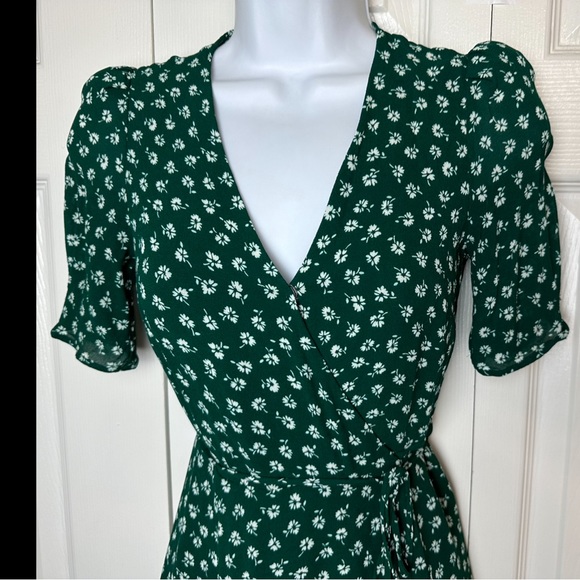 REFORMATION Lucky Mini Dress Chive Emerald Green White Floral Clover Wrap Short - Picture 5 of 15